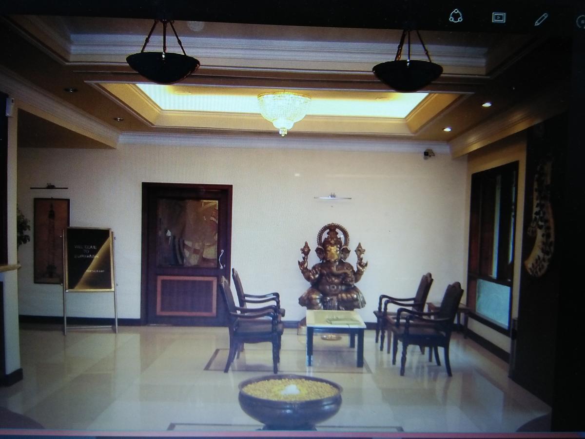 Veena Regency Hotel Chās Екстериор снимка