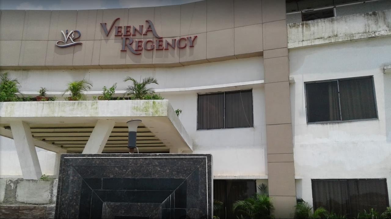 Veena Regency Hotel Chās Екстериор снимка