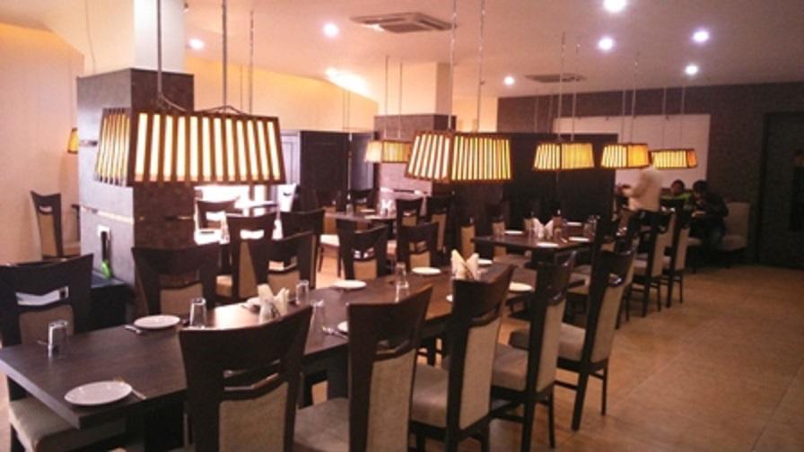 Veena Regency Hotel Chās Екстериор снимка