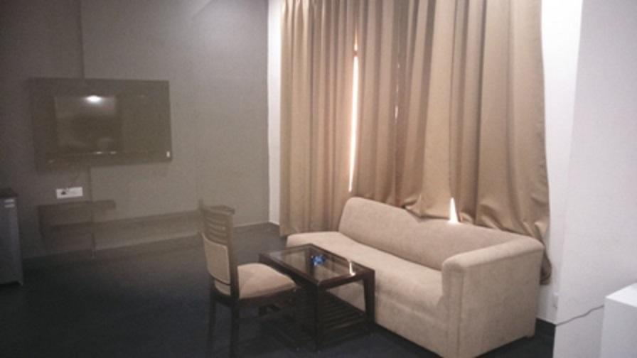 Veena Regency Hotel Chās Екстериор снимка